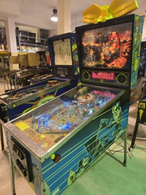 JUDGE DREDD BALLY WILLIAMS PINBALL FLIPPER (P2085)