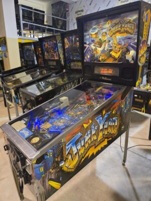 JUNK YARD BALLY WILLIAMS PINBALL FLIPPER (P2152)