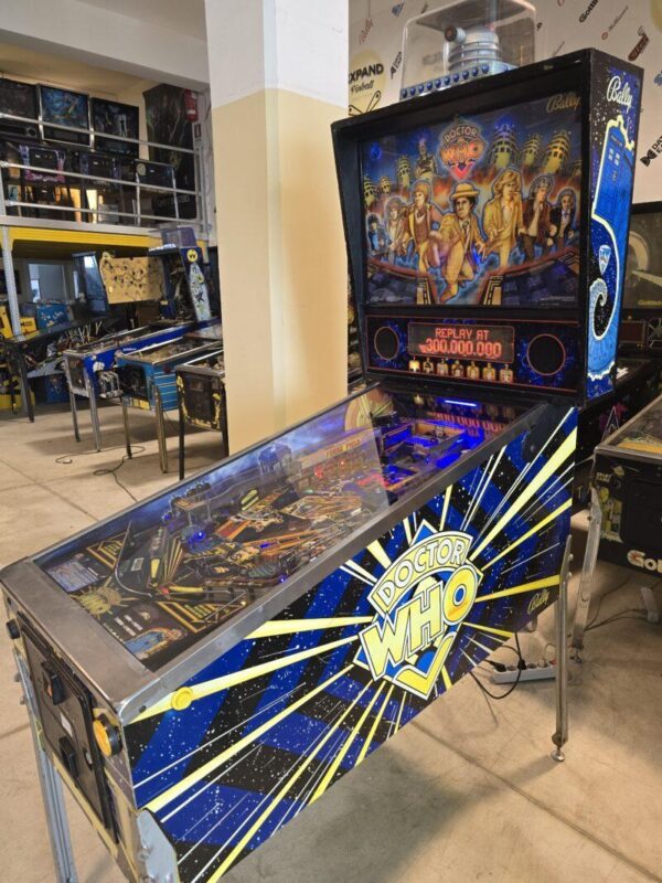 DOCTOR WHO BALLY WILLIAMS PINBALL FLIPPER (T2175)