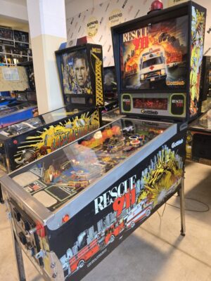 RESCUE 911 GOTTLIEB PINBALL FLIPPER (T2213)