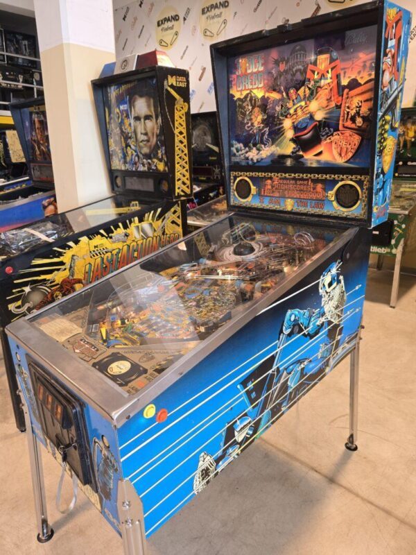 JUDGE DREDD BALLY WILLIAMS PINBALL FLIPPER (T2224)