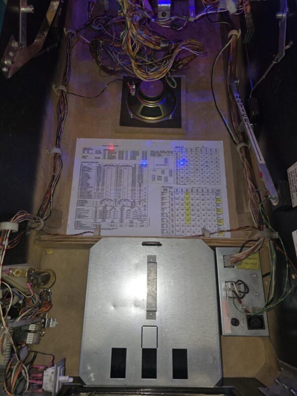 CIRQUS VOLTAIRE BALLY WILLIAMS PINBALL FLIPPER (P2235)