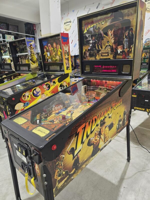 INDIANA JONES STERN PINBALL FLIPPER (P2285)